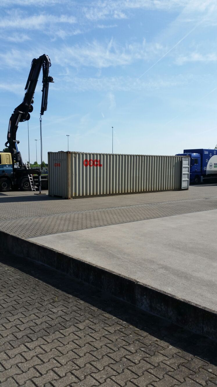 Oostland-Grote-container-verhuizen-geen-probleem